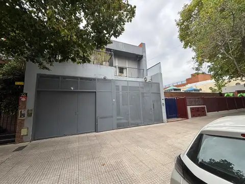 CASA - 2 Plantas-Jardin-Pileta-Garage