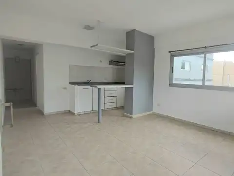 ALQUILER OFICINA SOBRE COLECTORA RAMAL PILAR 