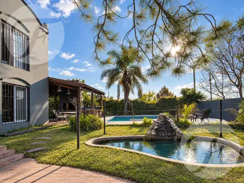 Casa 6 ambientes con 4 baños
