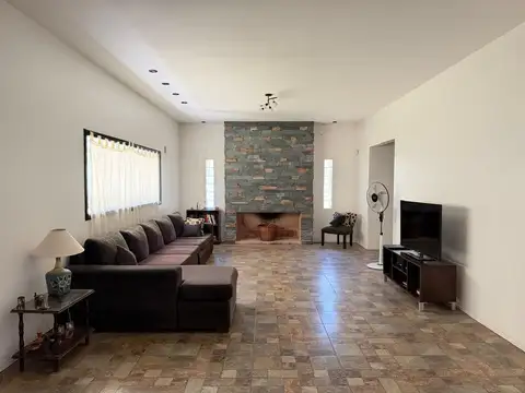 Casa en Venta en Carlos Spegazzini, USD 155.000