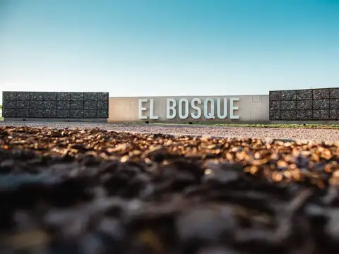 Lote en Barrio  El Bosque con excelentes amenities