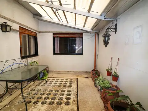 Venta piso completo 4 dorm. 2 patios y balcón, excelente ubicación, en Almagro ESCUCHA OFERTA 