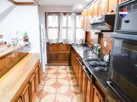 VENTA CASA 4 AMB COCHERA PATIO PILETA QUILMES