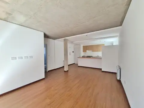 1 dormitorio de grandes dimensiones a metros del rió