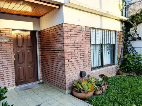 Casa 4 ambientes con 1 baño