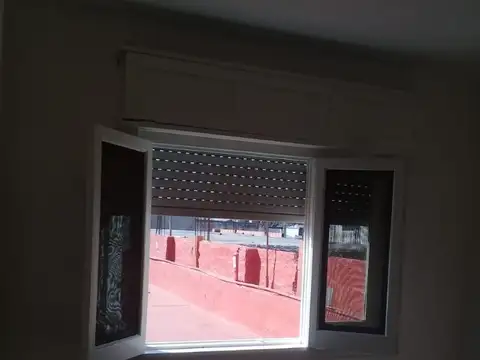 Impecable  ph 3 ambientes amplios en excelente estado  con  patio y balcón