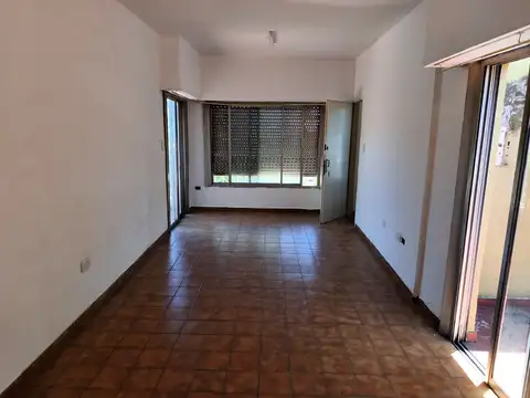 DEPARTAMENTO 2AMBIENTES CON BALCON FRENTE, PATIO, TERRAZA. SIN EXPENSAS. SAN VICENTE 513 AVELLANEDA