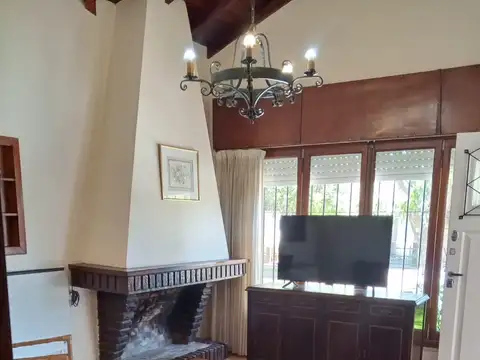 HERMOSO CHALET, IMPECABLE A LA VENTA 