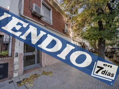 Muy buen departamento 2 ambientes Villa Devoto por escalera en primer piso