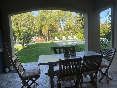 Casa en Venta con 5 cocheras