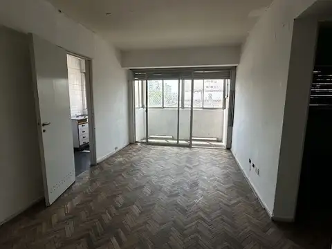 Mercedes 100, Piso 2