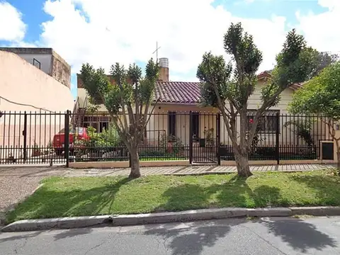 VENTA CASA MULTIFAMILIAR 4 AMBIENTES EN BOULOGNE