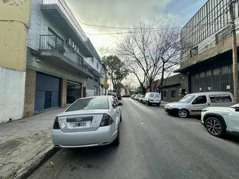 Galpon en Venta 34  mts Fondo