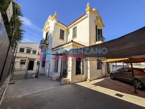 CASA ESTILO COLONIAL SOBRE LOTE PROPIO - VILLA DEVOTO