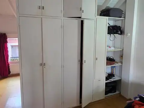 Sarmiento 4100- Almagro- Depto 2 ambientes al frente con balcon!