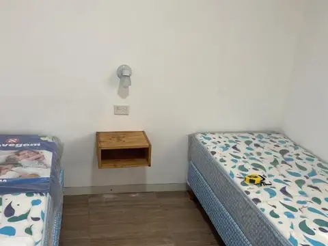 Finca en venta. Mendoza, con casa y 4 duplex.