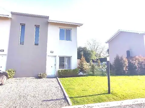 Dúplex 2 dormitorios con jardín, parrilla y pileta – seguridad – apto crédito bancario