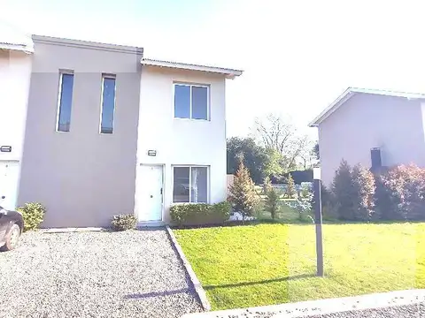 Dúplex 2 dormitorios con jardín, parrilla y pileta – seguridad – apto crédito bancario