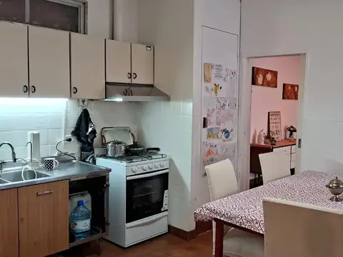Oficina 6 ambientes con 2 baños