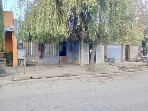 CASA CON DEPENDENCIA ZONA BARRIO MAGIORI