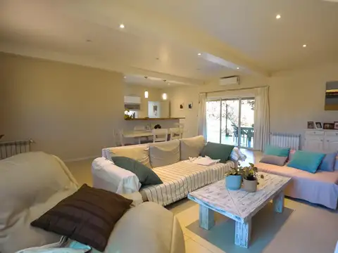 Casa de 4 ambientes en venta en barrio cerrado lomas de san francisco open door  lujan con piscina