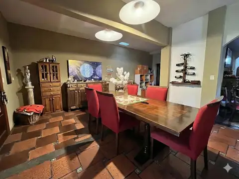 Casa 6 ambientes con 3 baños