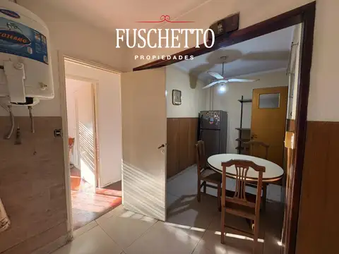 Barrio Gutierrez (Colón 406) Chalet 4 amb. 3 dorm. Garage o quincho. Baño y 2 Toilletes. Parrilla. Lote 233 m2.