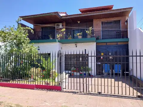 CASA EN VENTA SAN JOSE, TEMPERLEY, LOMAS DE ZAMORA, FONDO, COCHERA, QUINCHO, PARRILLA