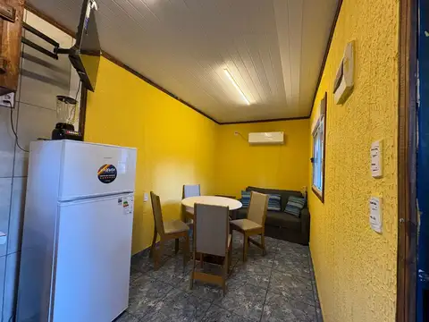 Casa 2 ambientes con 1 baño