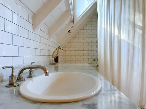 Casa en Venta con 3 cocheras