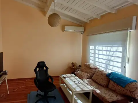 Casa en Venta en Castelar, USD 220.000