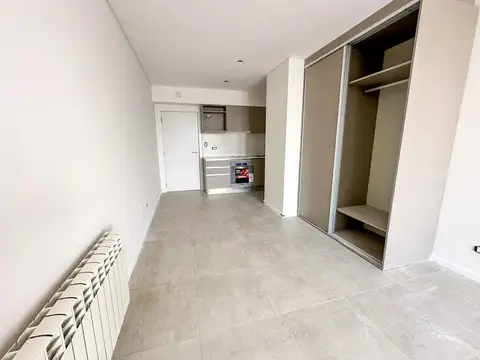 Departamento en Alquiler en Lisandro De La Torre, $ 450.000