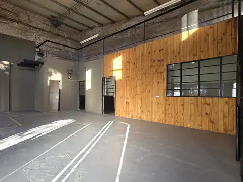 Amplio LOCAL 170 m2 cubiertos APTO VARIOS DESTINOS a una cuadra de Iturraspe y Saavedra, SF