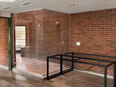 Oficina 5 ambientes con 3 baños