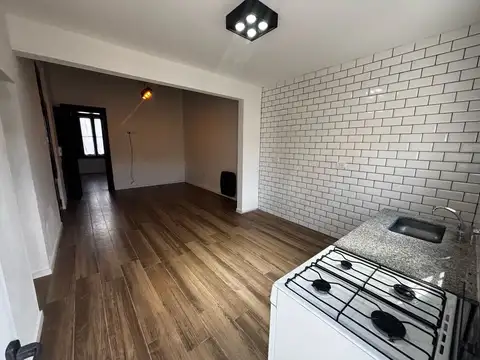 Casa 2 ambientes con 1 baño