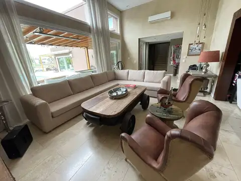 Casa en Venta de 5 dormitorios