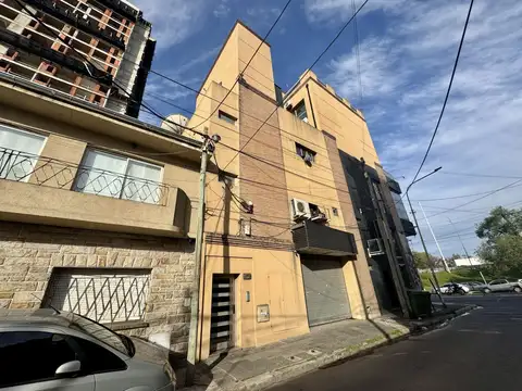 Dixon 2700, Piso 3