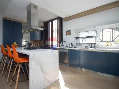 VENTA DE CASA MAS APTO POCITOS RECICLADA