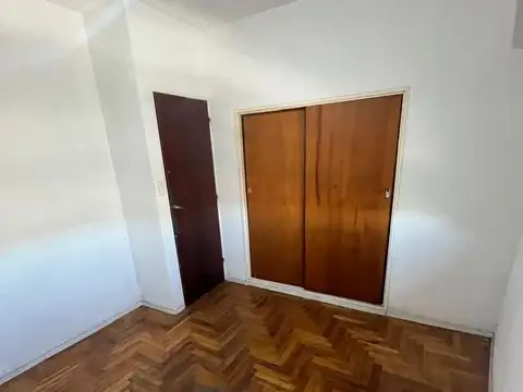 VENTA - DEPARTAMENTO 3 AMBIENTES - AL FRENTE CON BALCON