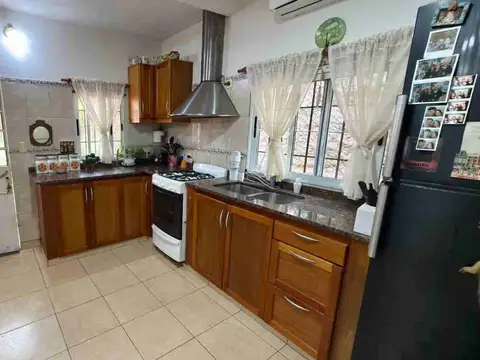 CASA 4 AMBIENTES EN VENTA ADROGUE