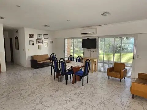 VENTA | Casa de 3 dormitorios con amplio jardín! Antelo