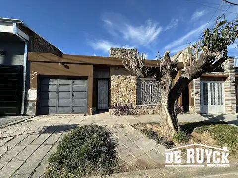 Casa ideal 2 familias o inversor, a pasos de Metrobus Calchaqui