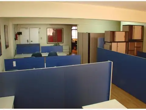 Oficina 6 ambientes con 2 baños