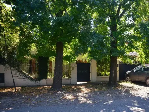 471 e/ Camino General Belgrano y 23