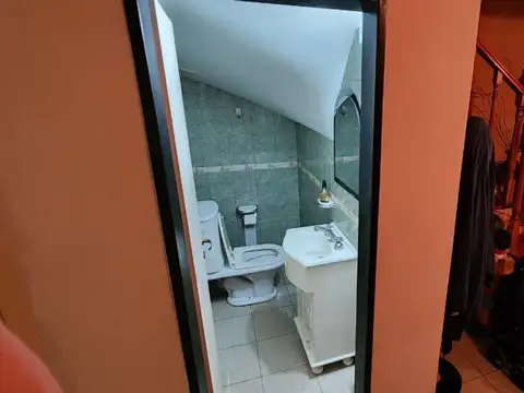 HERMOSO TRIPLEX 5 AMB CON COCHERA Y FONDO/ PATIO