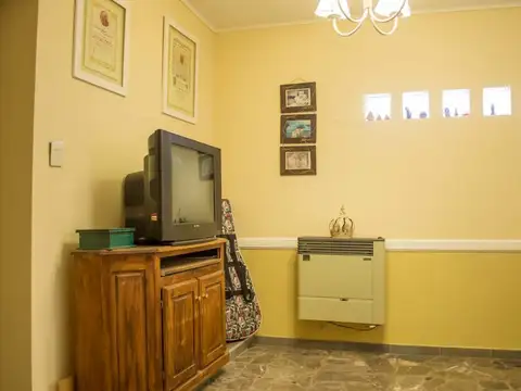 Depto Tipo Casa 4 ambientes con 2 baños