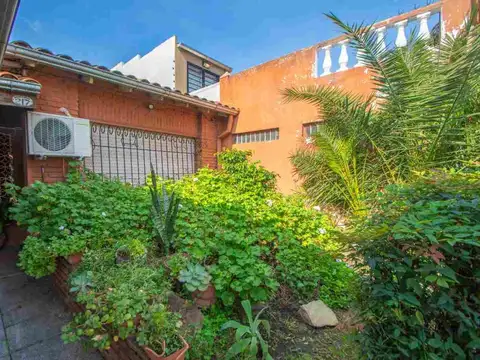 Depto Tipo Casa en Venta en Castelar, USD 90.000