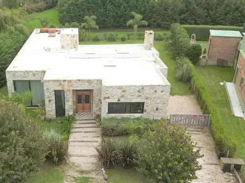 Casa 4 ambientes con 3 baños