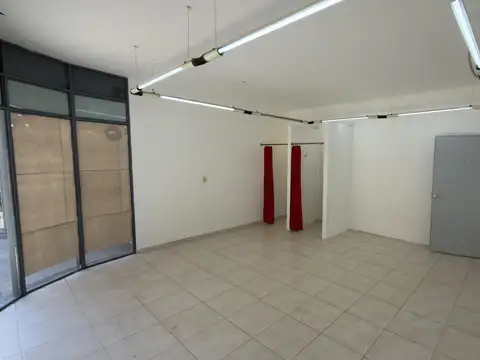 ALQUILER – Local comercial en pleno centro de Córdoba sobre calle Alvear