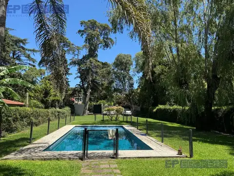 Lote en venta en PARQUE LELOIR 1054 mts. con pileta, quincho, luz y gas